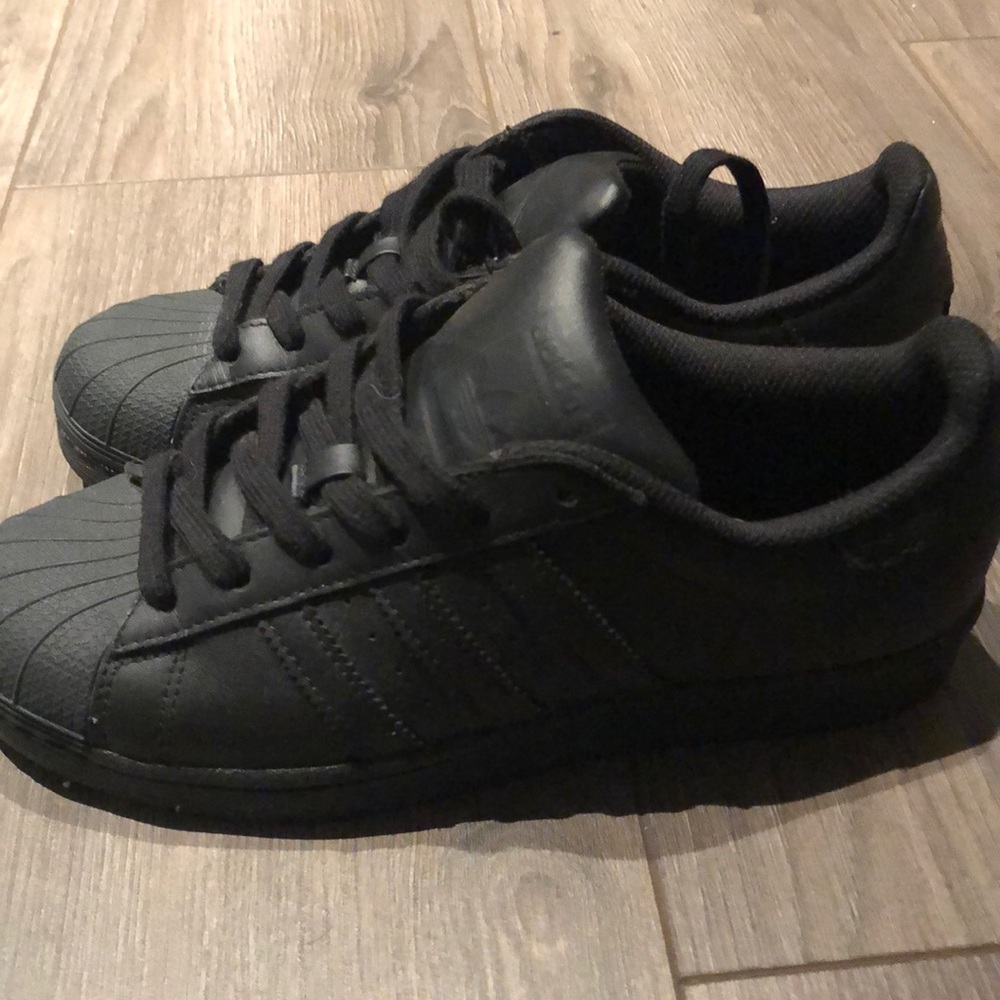 Adidas superstars